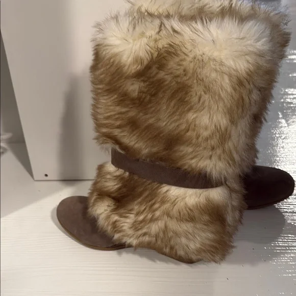 Faux Fur Winter Boots with Bow - Picture 3 of 5